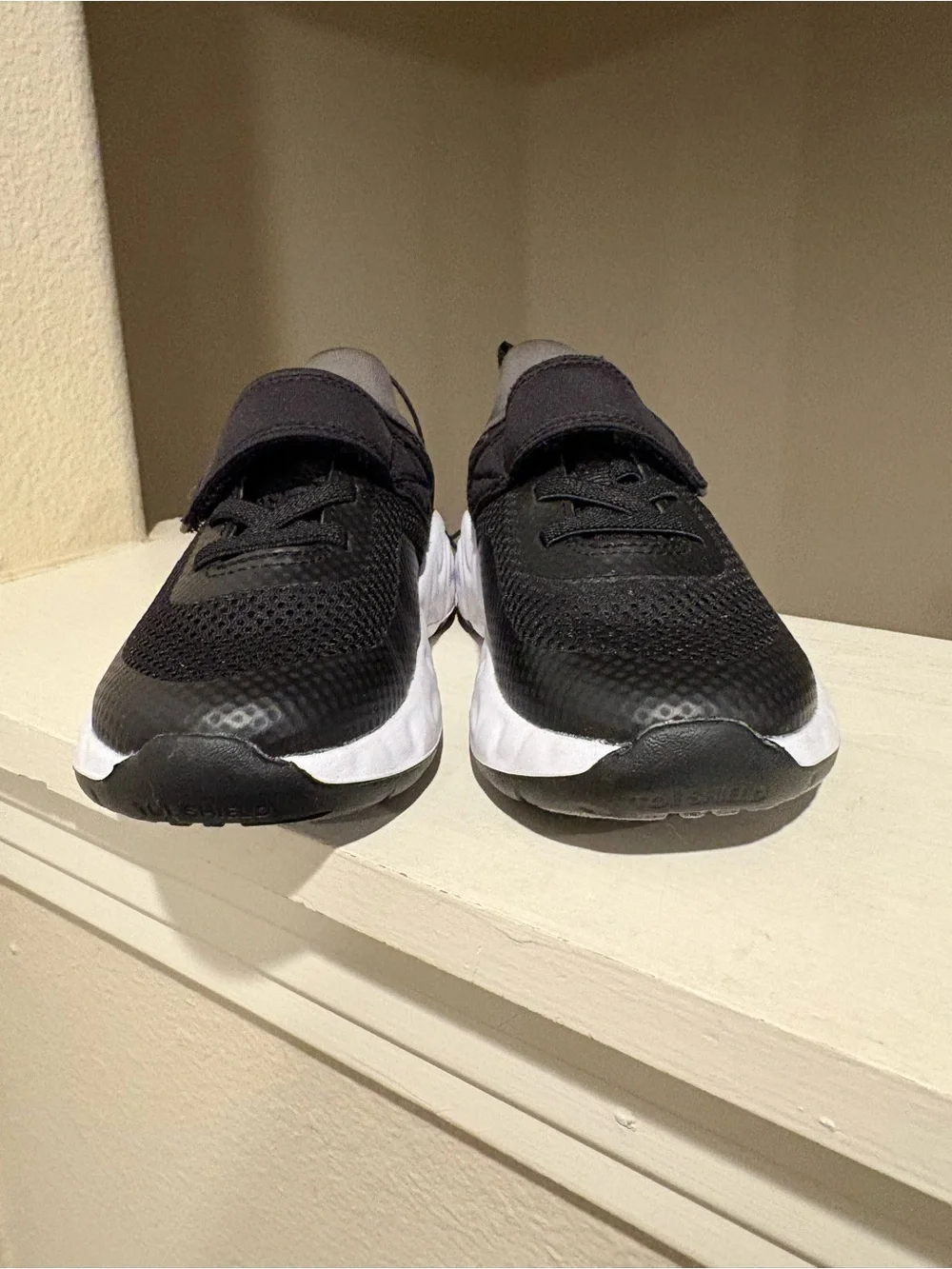 All In Motion Peyton Performance Sneakers Black White Toddler Size 9 NWT